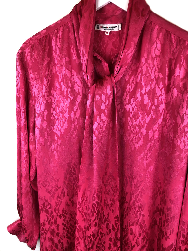 vintage silk blouse ysl yves saint laurent  plaisir palace vintage store in paris marshes