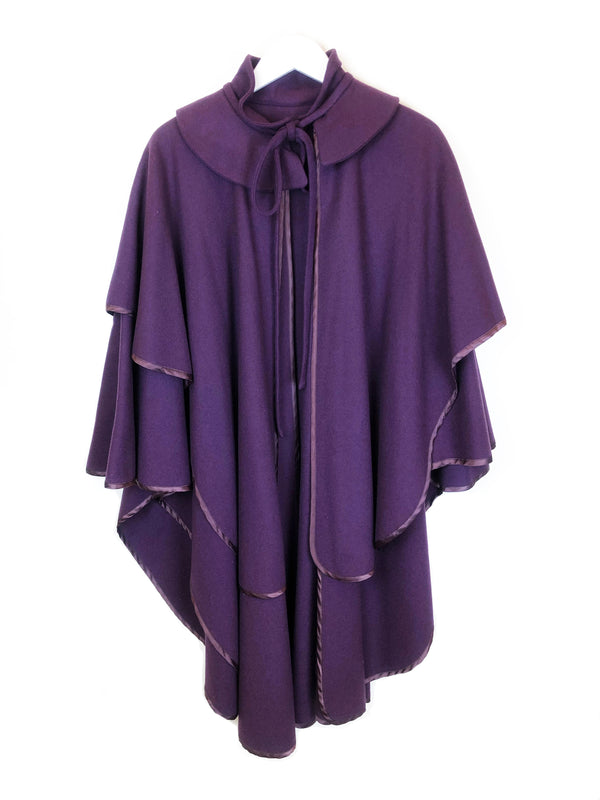 Cape en laine violette vintage @plaisirpalace la boutique vintage haut de gamme Paris 3 friperie luxe
