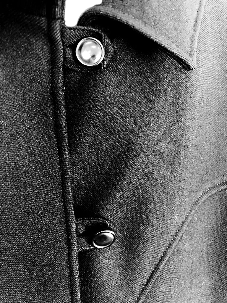 vintage wool coat courreges at plaisir palace paris marais vintage store eshop online plaisirpalace.fr paris le marais best of vintage luxury second hand fashion week haute couture 