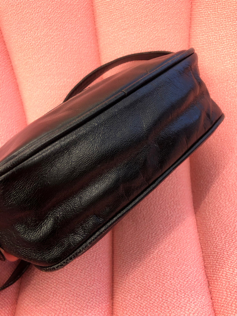 detail black leather purse vintage courreges plaisirpalace.fr